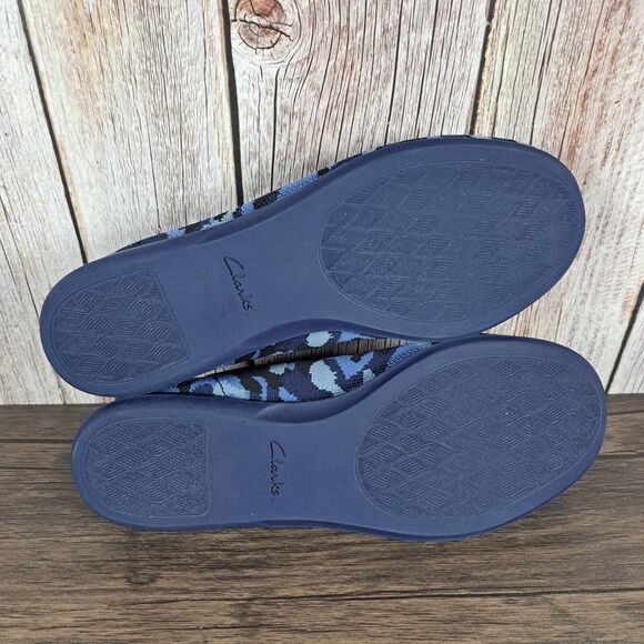 Clarks Cloudsteppers Carly Wish Camo Ballet Flats Women's Wide Sz 8 W Blue Camo - Picture 7 of 8